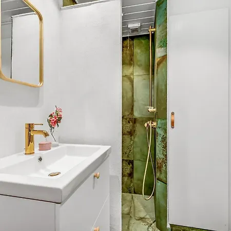 2 Bedroom Awesome In カーテミンド