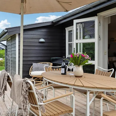 2 Bedroom Awesome In 別荘 *