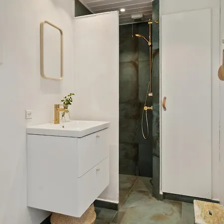 2 Bedroom Awesome In 別荘 *